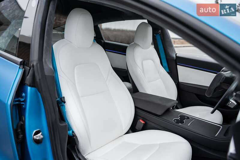 Седан Tesla Model 3 2018 в Киеве