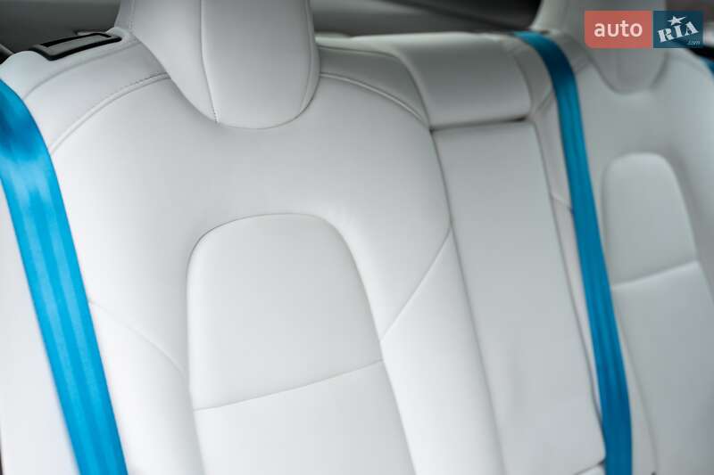 Седан Tesla Model 3 2018 в Киеве