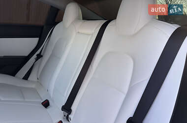 Седан Tesla Model 3 2019 в Рівному
