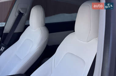 Седан Tesla Model 3 2019 в Рівному