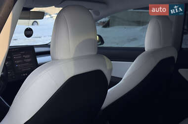 Седан Tesla Model 3 2019 в Рівному