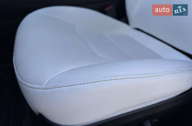 Седан Tesla Model 3 2019 в Рівному