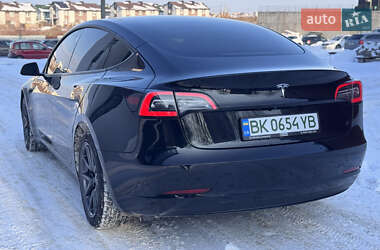 Седан Tesla Model 3 2019 в Рівному