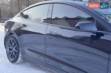 Седан Tesla Model 3 2019 в Рівному