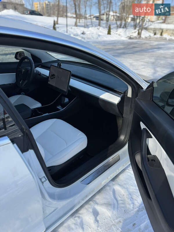 Седан Tesla Model 3 2020 в Хмельницькому фото 12 Седан Tesla Model 3 2020 в Хмельницькому