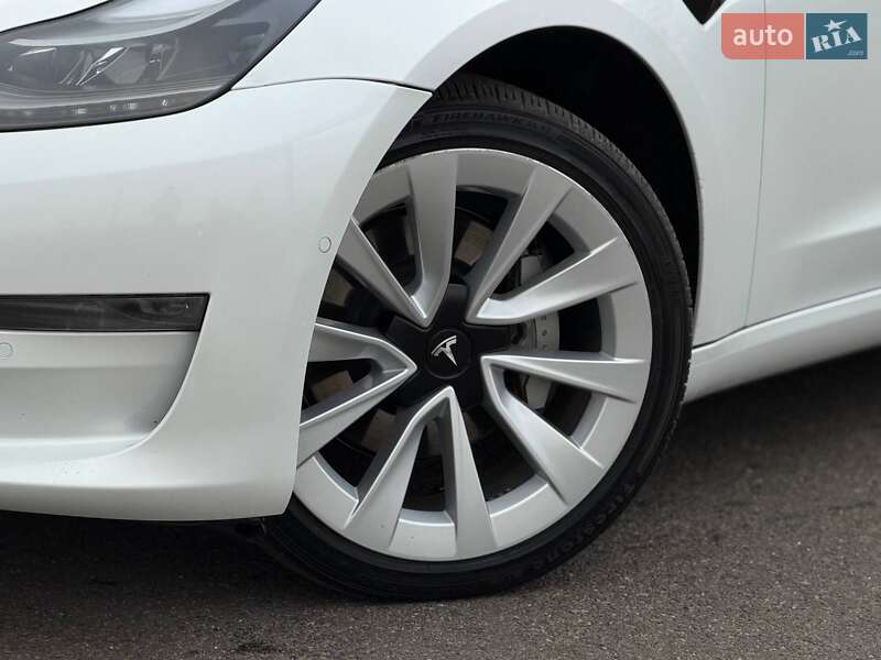 Седан Tesla Model 3 2021 в Кривом Роге