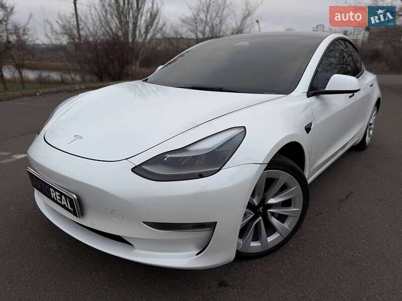 Седан Tesla Model 3 2021 в Кривом Роге