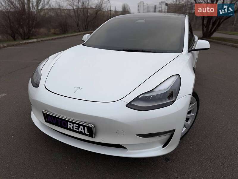 Седан Tesla Model 3 2021 в Кривом Роге