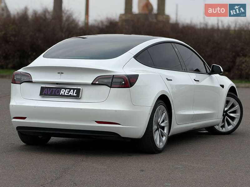 Седан Tesla Model 3 2021 в Кривом Роге