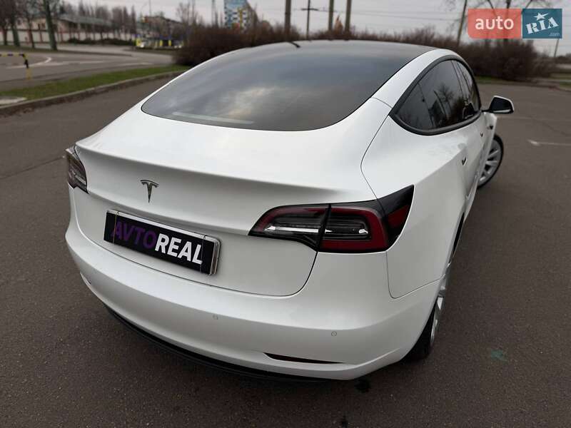 Седан Tesla Model 3 2021 в Кривом Роге