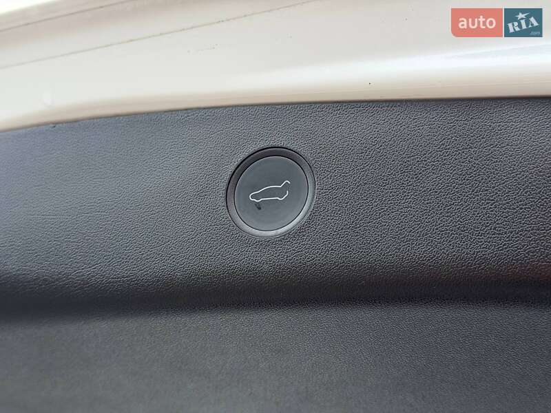 Седан Tesla Model 3 2021 в Кривом Роге