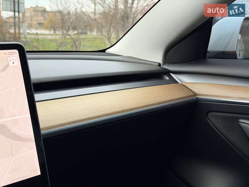 Седан Tesla Model 3 2021 в Кривом Роге