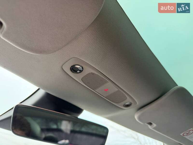 Седан Tesla Model 3 2021 в Кривом Роге