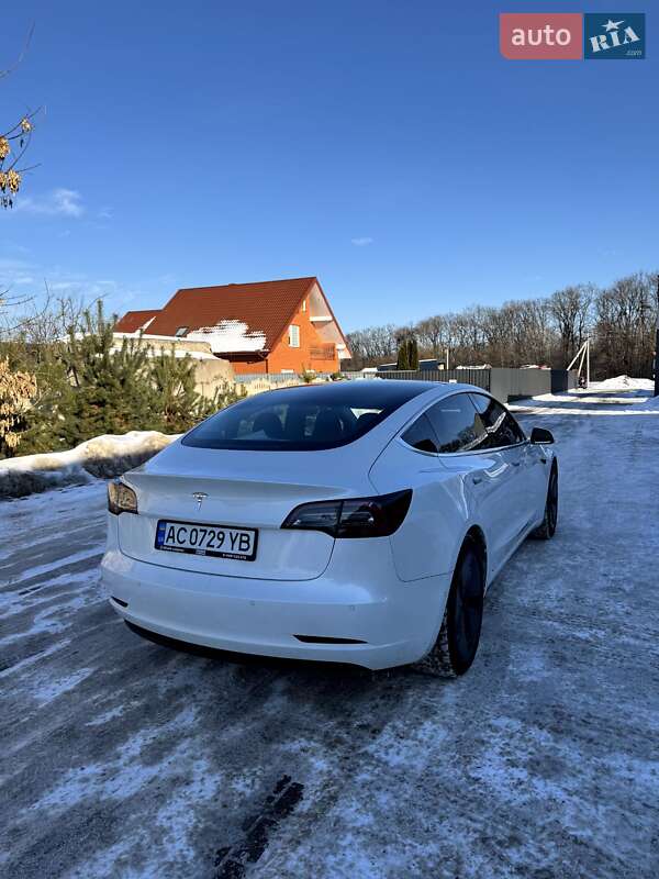 Седан Tesla Model 3 2019 в Луцке
