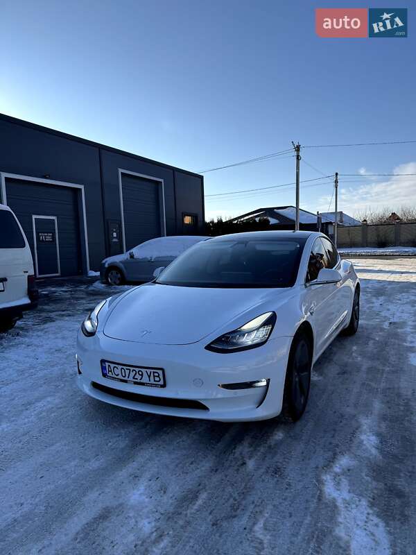Седан Tesla Model 3 2019 в Луцке