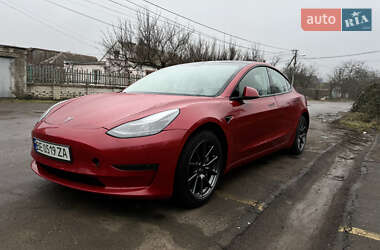 Седан Tesla Model 3 2021 в Николаеве