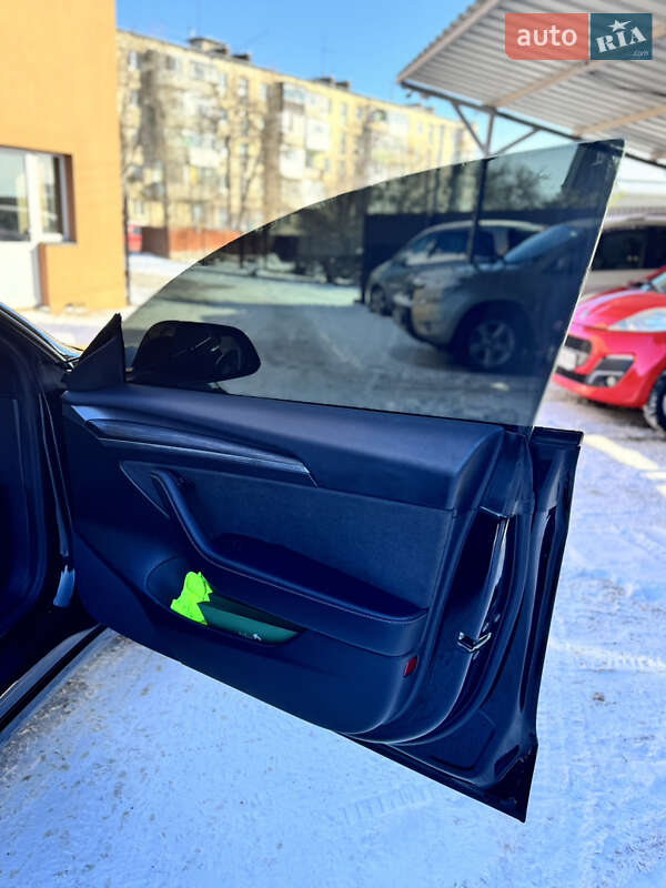 Седан Tesla Model 3 2021 в Днепре