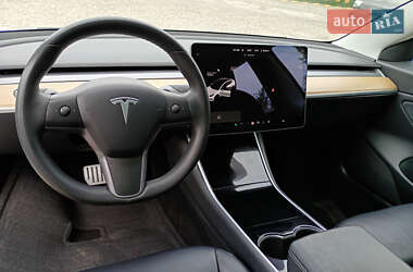 Седан Tesla Model 3 2020 в Виннице