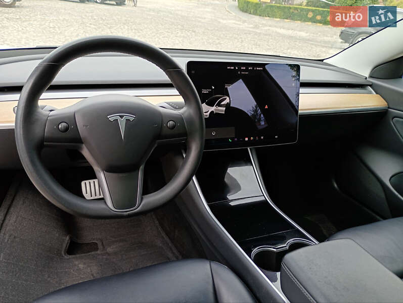 Седан Tesla Model 3 2020 в Вінниці