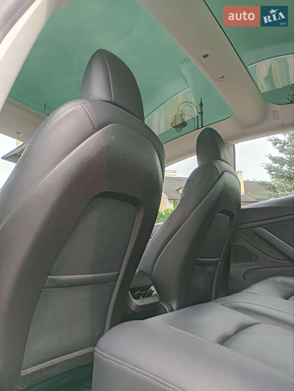 Седан Tesla Model 3 2020 в Вінниці