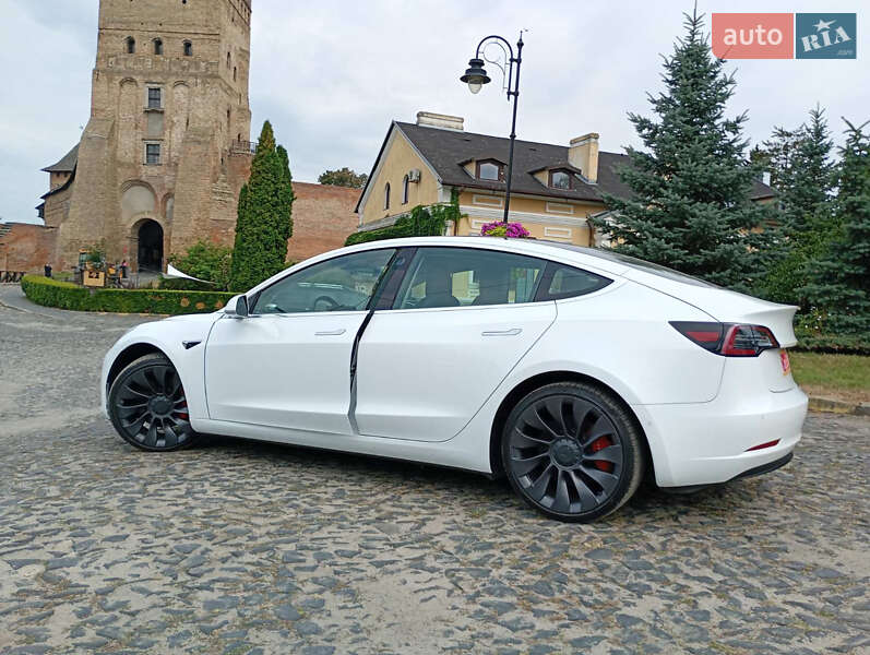 Седан Tesla Model 3 2020 в Вінниці