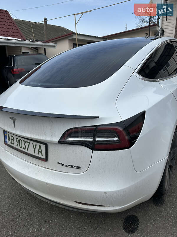 Седан Tesla Model 3 2020 в Вінниці