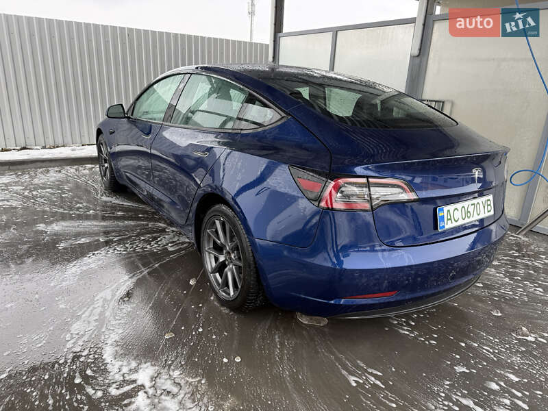 Седан Tesla Model 3 2021 в Луцке фото 4 Седан Tesla Model 3 2021 в Луцке