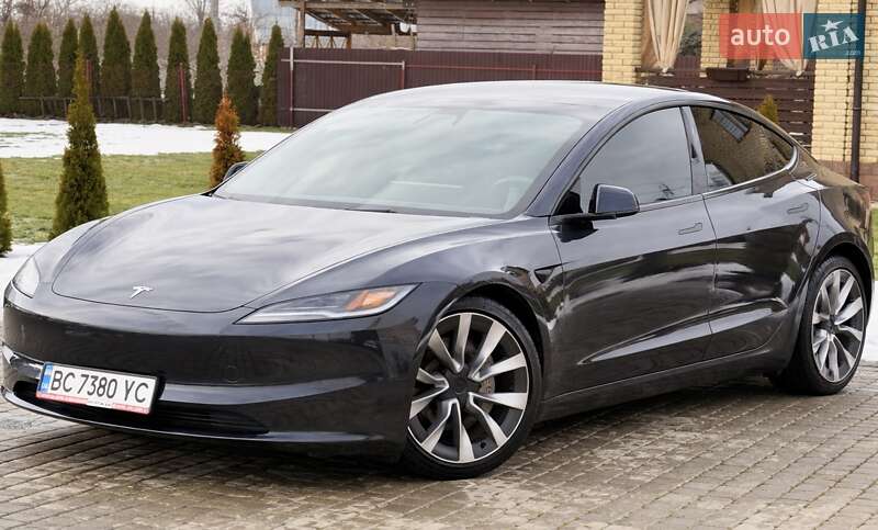 Седан Tesla Model 3 2024 в Стрые