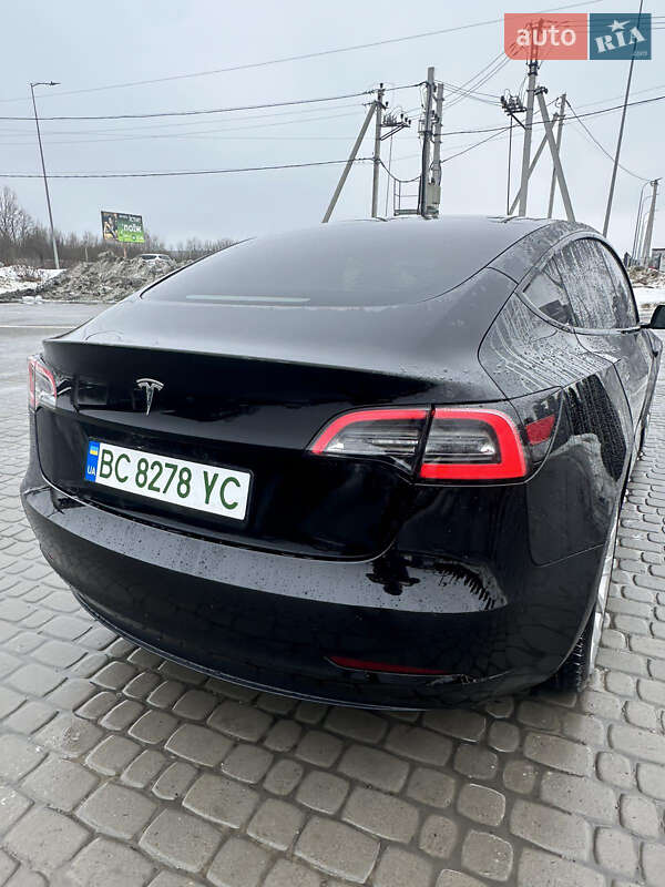 Седан Tesla Model 3 2022 в Львові