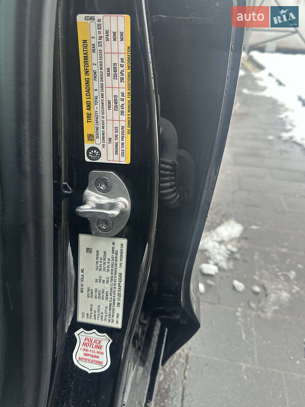 Седан Tesla Model 3 2022 в Львові