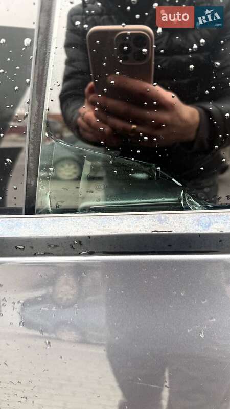 Седан Tesla Model 3 2023 в Львові