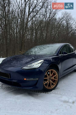Седан Tesla Model 3 2018 в Виннице