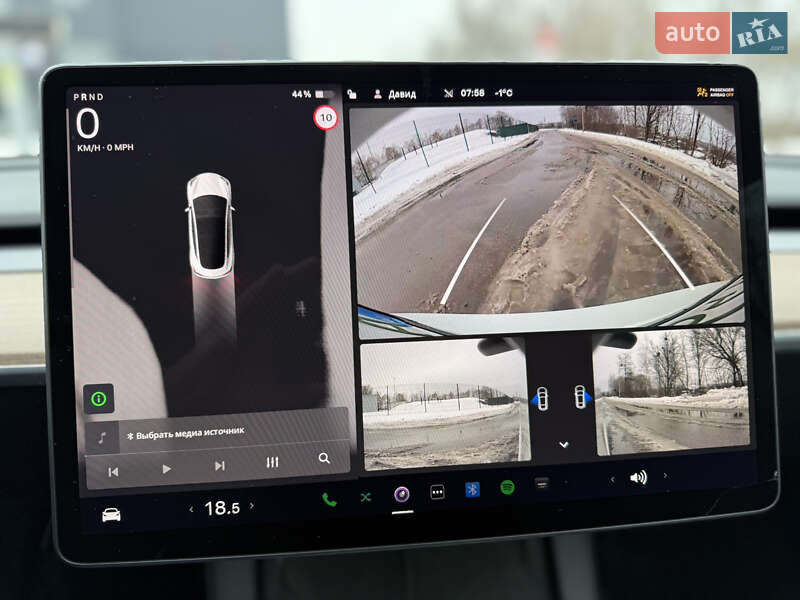 Седан Tesla Model 3 2023 в Києві