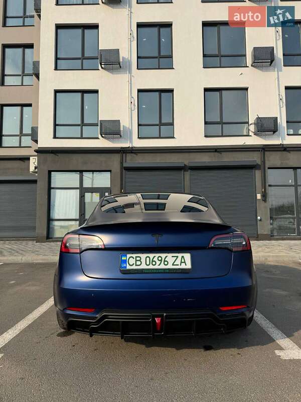 Седан Tesla Model 3 2022 в Чернігові