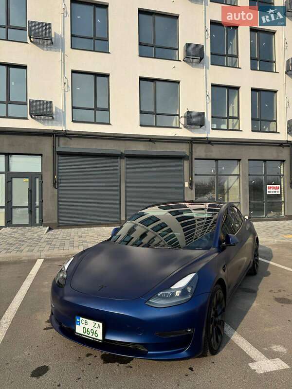 Седан Tesla Model 3 2022 в Чернігові