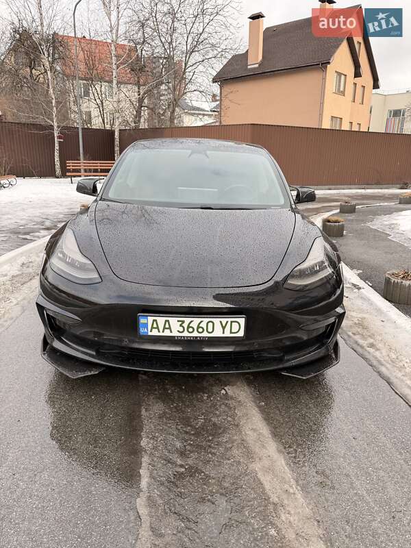 Седан Tesla Model 3 2019 в Киеве