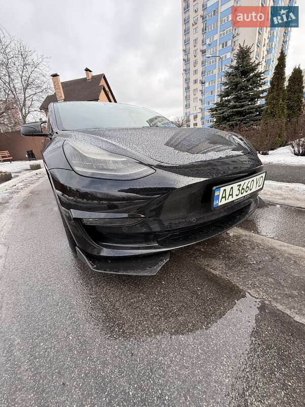 Седан Tesla Model 3 2019 в Киеве
