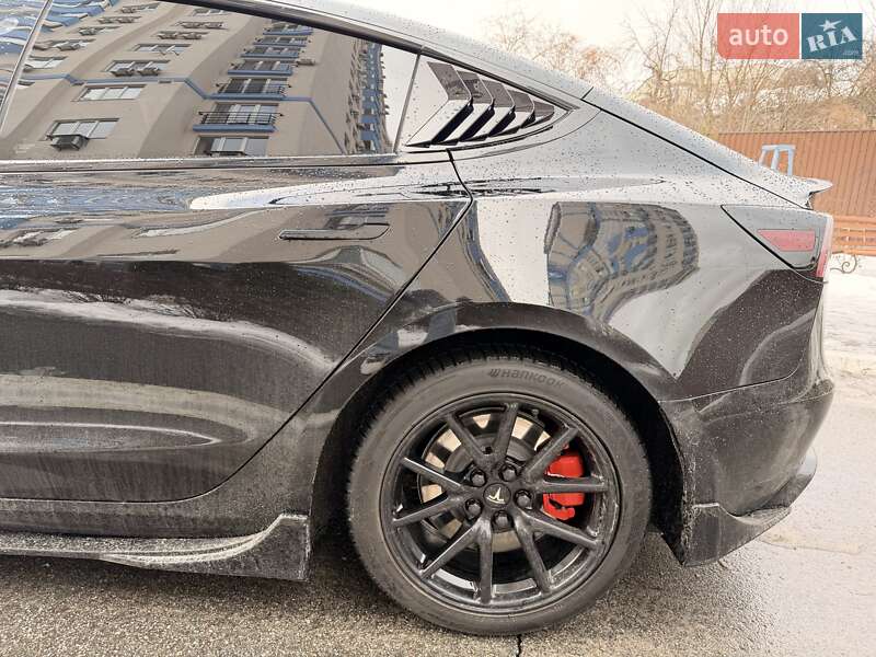 Седан Tesla Model 3 2019 в Киеве