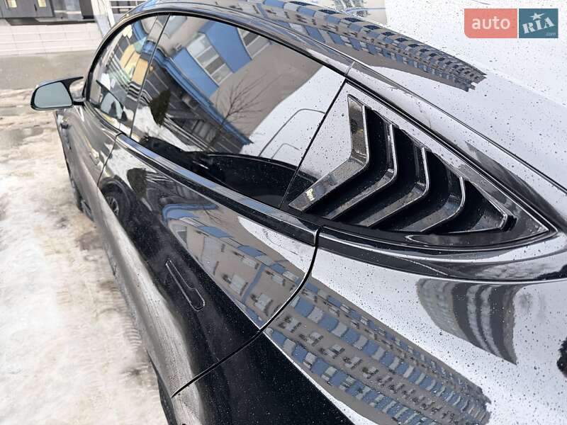 Седан Tesla Model 3 2019 в Киеве