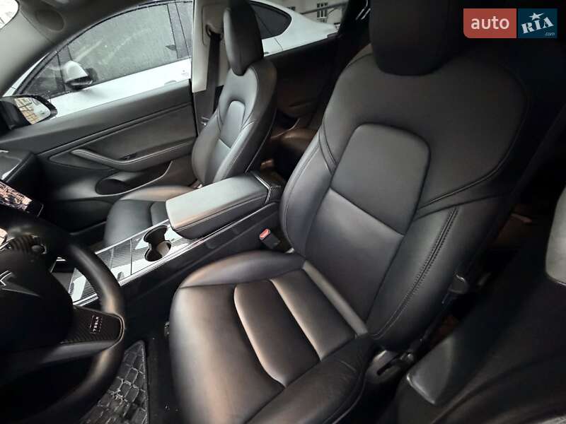 Седан Tesla Model 3 2019 в Киеве