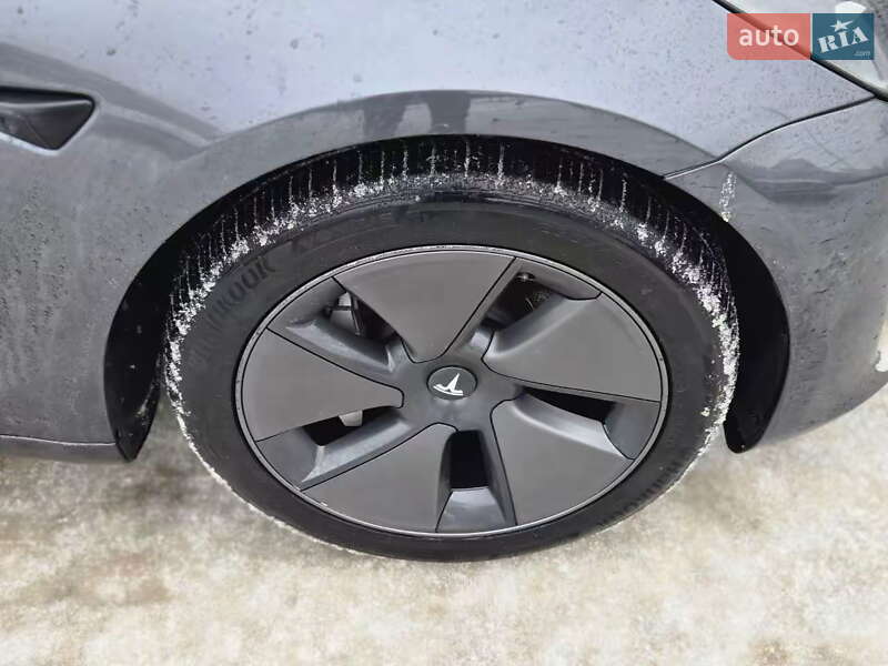 Седан Tesla Model 3 2023 в Киеве