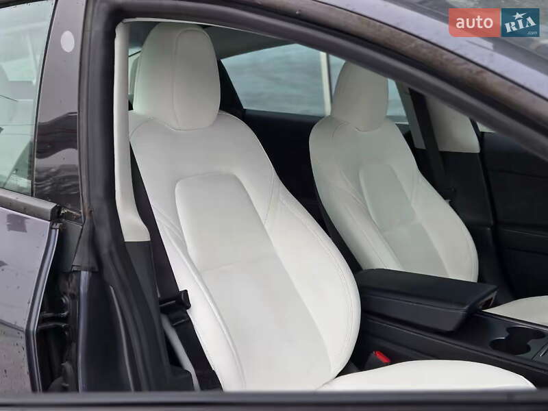 Седан Tesla Model 3 2023 в Киеве