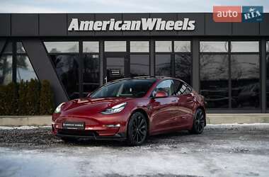 Седан Tesla Model 3 2018 в Черновцах
