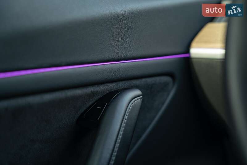 Седан Tesla Model 3 2018 в Чернівцях фото 17 Седан Tesla Model 3 2018 в Чернівцях