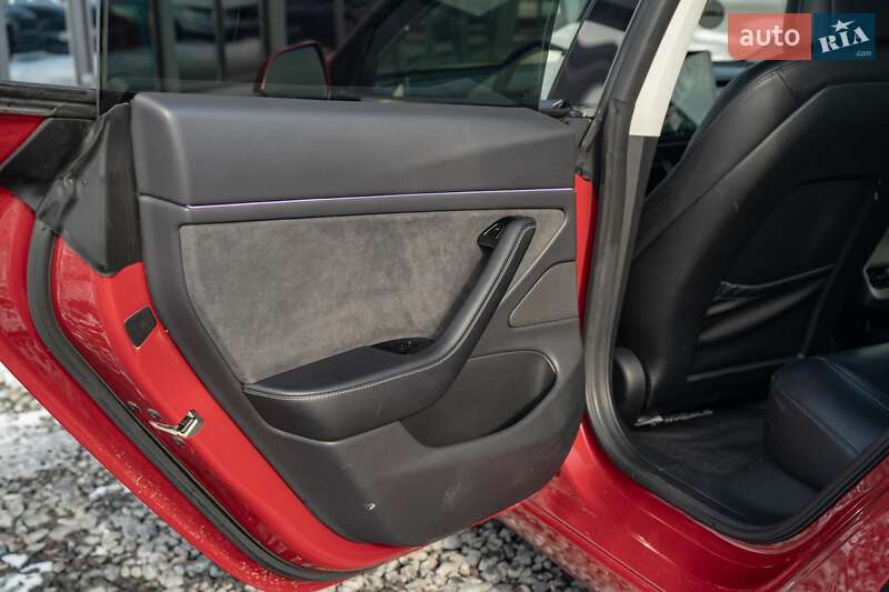 Седан Tesla Model 3 2018 в Чернівцях фото 35 Седан Tesla Model 3 2018 в Чернівцях