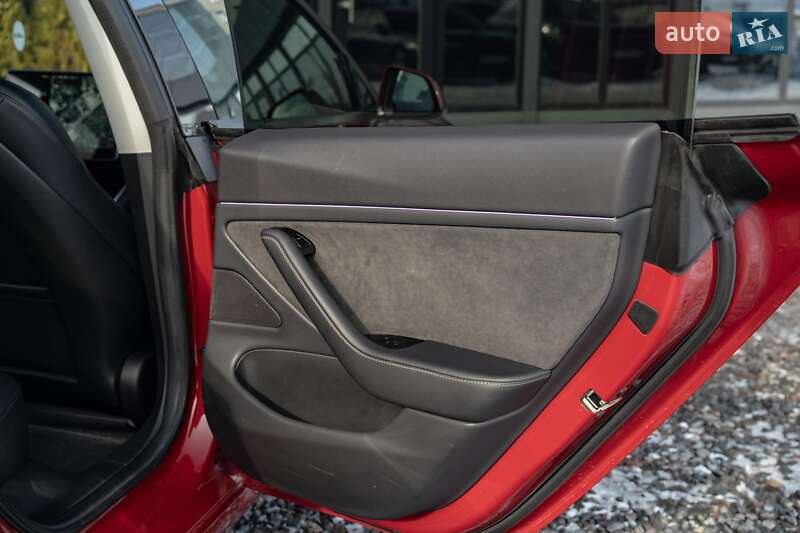 Седан Tesla Model 3 2018 в Чернівцях фото 36 Седан Tesla Model 3 2018 в Чернівцях