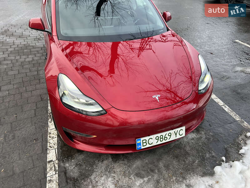 Седан Tesla Model 3 2021 в Львові