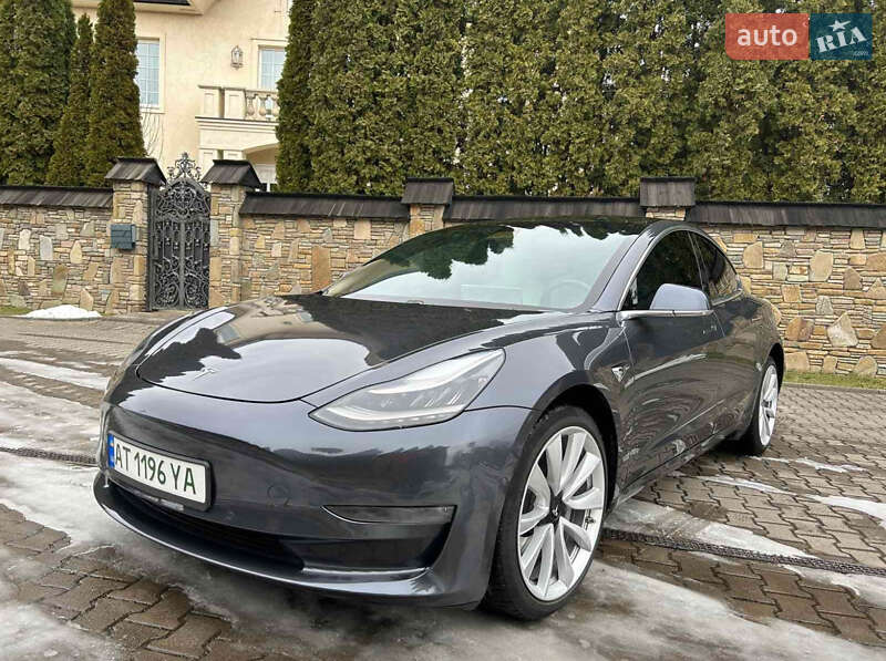 Седан Tesla Model 3 2019 в Ивано-Франковске