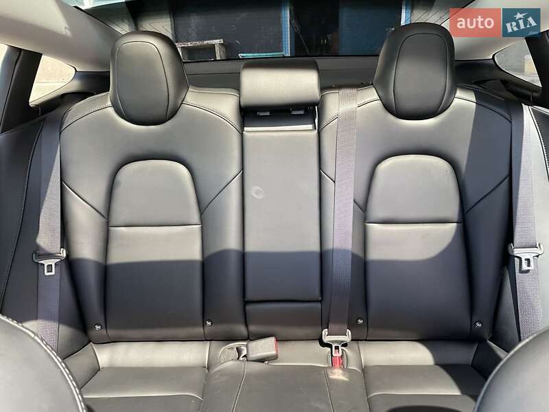 Седан Tesla Model 3 2018 в Одессе