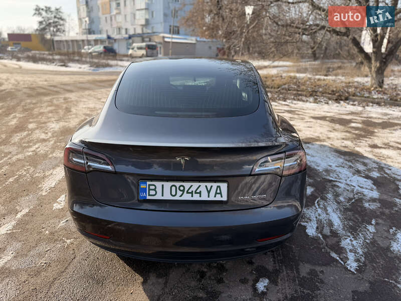 Седан Tesla Model 3 2019 в Кропивницком